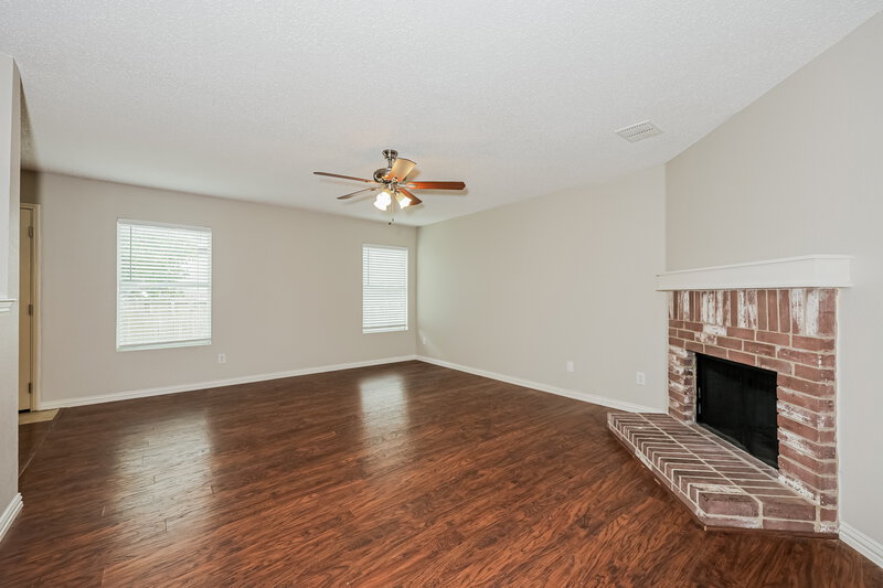 0/Mo, 2036 Navada Way Justin, TX 76247 Living Room View 2