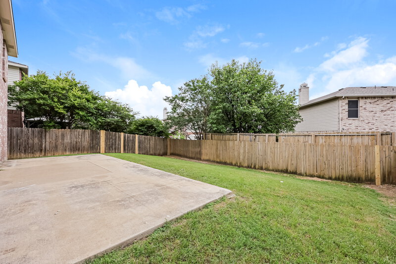 0/Mo, 2036 Navada Way Justin, TX 76247 Rear View