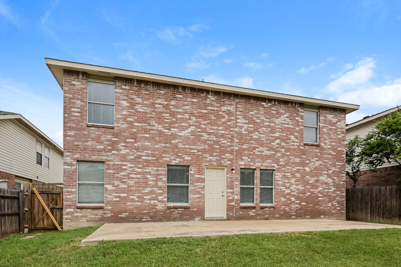 0/Mo, 2036 Navada Way Justin, TX 76247 Rear View 2