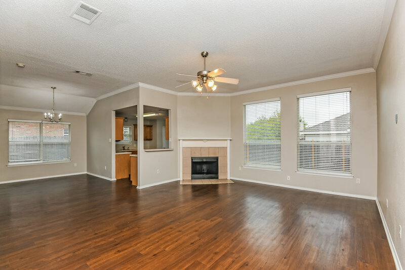 1,850/Mo, 825 Mesa Vista Dr Crowley, TX 76036 Living Room View 2
