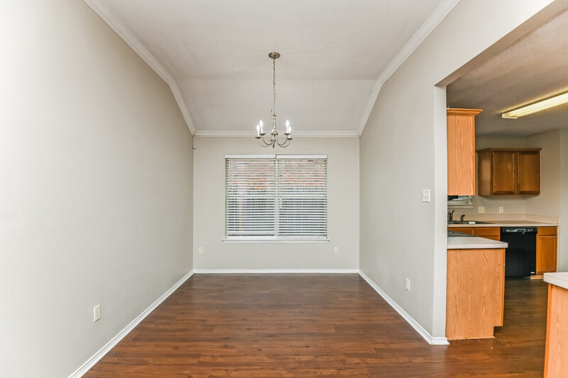 1,850/Mo, 825 Mesa Vista Dr Crowley, TX 76036 Dining Room View 2