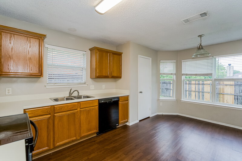 1,865/Mo, 825 Mesa Vista Dr Crowley, TX 76036 Kitchen View
