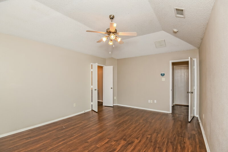 1,850/Mo, 825 Mesa Vista Dr Crowley, TX 76036 Main Bedroom View 2