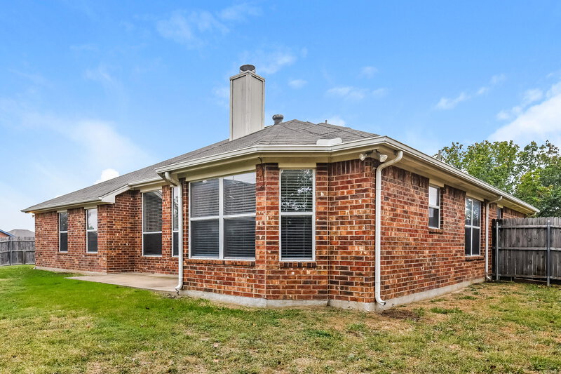 1,850/Mo, 825 Mesa Vista Dr Crowley, TX 76036 Rear View