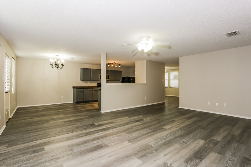 2,090/Mo, 321 Daisy Ln Burleson, TX 76028 Living Room View 2