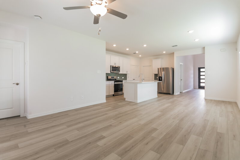 2,490/Mo, 704 Dotty Dr McKinney, TX 75071 Living Room View 2