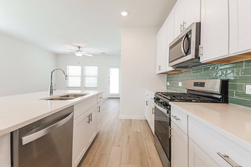 2,490/Mo, 704 Dotty Dr McKinney, TX 75071 Kitchen View 2