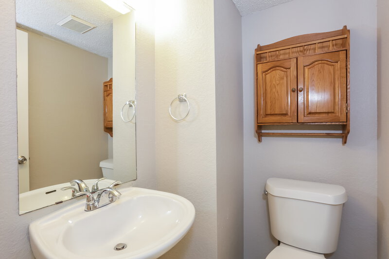 2,360/Mo, 1114 Cherrytree Dr Arlington, TX 76001 Bathroom View