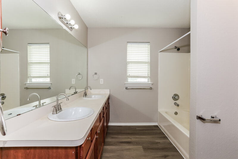 2,650/Mo, 1134 Starling Cir Midlothian, TX 76065 Bathroom View