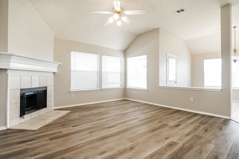 1,880/Mo, 8504 Rock Creek Dr Fort Worth, TX 76123 Living Room View