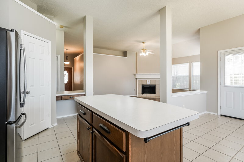 1,880/Mo, 8504 Rock Creek Dr Fort Worth, TX 76123 Kitchen View 2