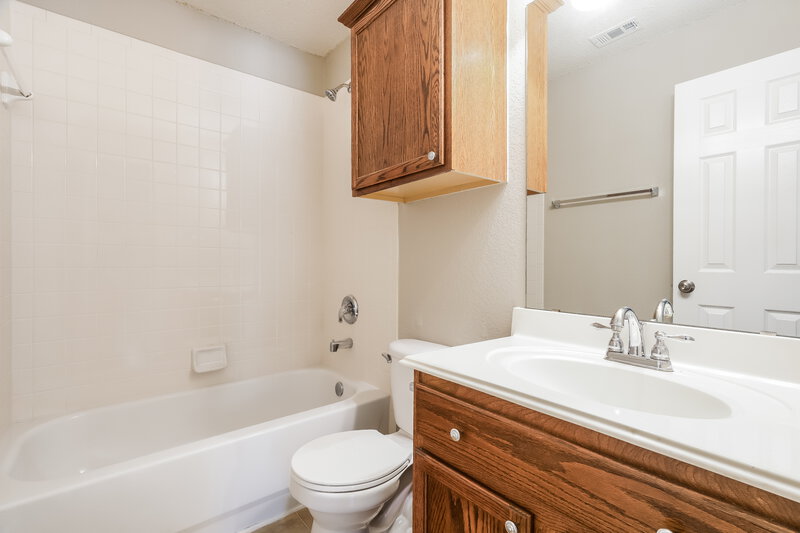 1,880/Mo, 8504 Rock Creek Dr Fort Worth, TX 76123 Bathroom View