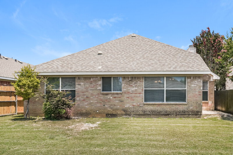 1,880/Mo, 8504 Rock Creek Dr Fort Worth, TX 76123 Rear View