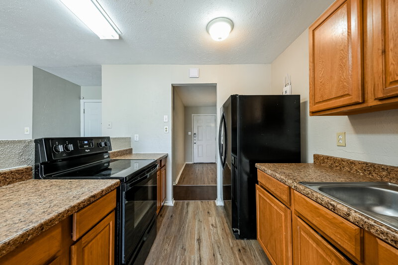 2,125/Mo, 9911 Deer Hollow Dr Dallas, TX 75249 Kitchen View