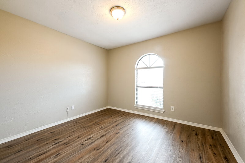 2,125/Mo, 9911 Deer Hollow Dr Dallas, TX 75249 Bedroom View