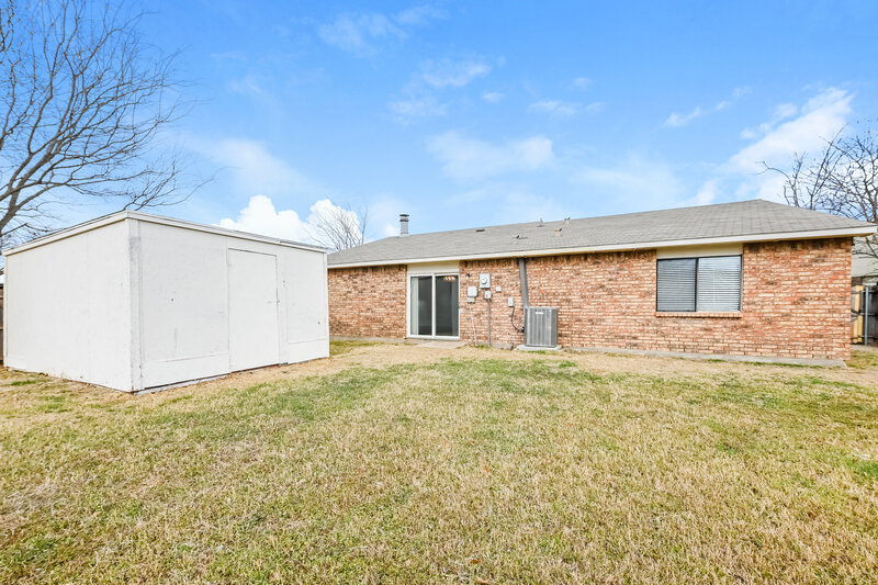 2,125/Mo, 9911 Deer Hollow Dr Dallas, TX 75249 Rear View