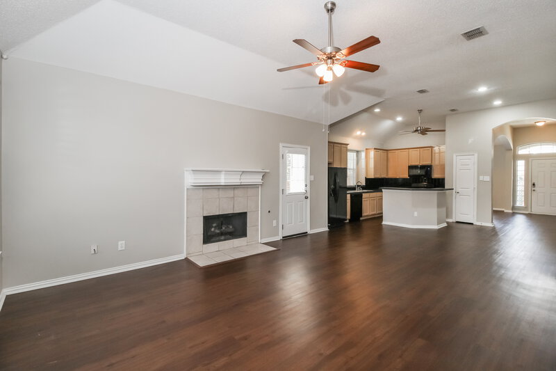 2,620/Mo, 828 Pinnacle Cir Lewisville, TX 75077 Living Room View 2