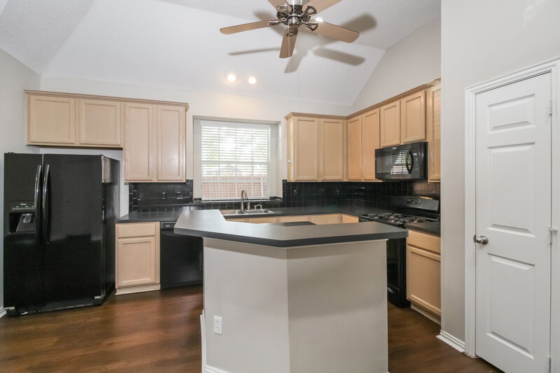 2,620/Mo, 828 Pinnacle Cir Lewisville, TX 75077 Kitchen View