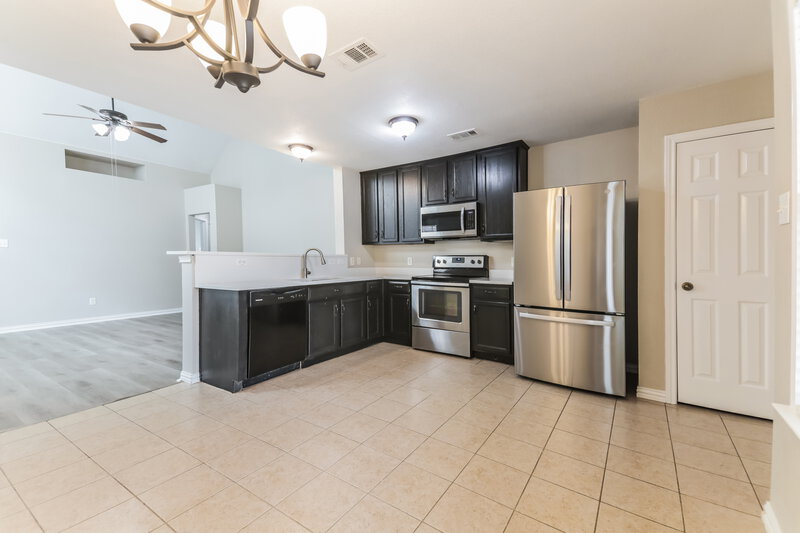 1,880/Mo, 9016 Stewart St Crossroads, TX 76227 Kitchen View