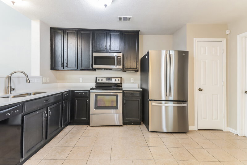 1,880/Mo, 9016 Stewart St Crossroads, TX 76227 Kitchen View 2