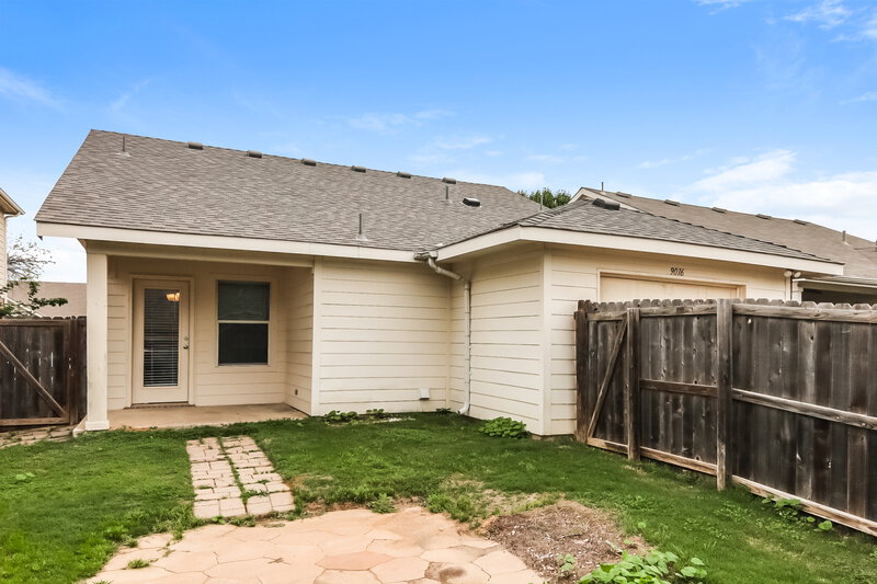 1,880/Mo, 9016 Stewart St Crossroads, TX 76227 Rear View