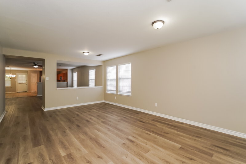 2,330/Mo, 7936 Meadow Spring Ln Fort Worth, TX 76120 Living Room View 2