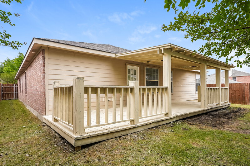 2,330/Mo, 7936 Meadow Spring Ln Fort Worth, TX 76120 Rear View