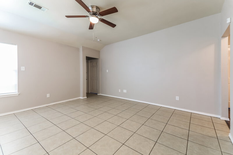 1,745/Mo, 1611 Cedar Bluff Ln Dallas, TX 75253 Living Room View
