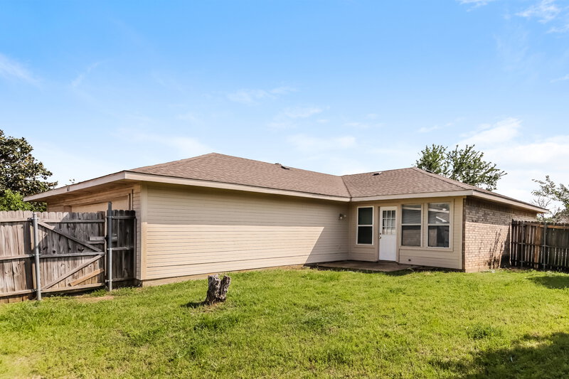 1,745/Mo, 1611 Cedar Bluff Ln Dallas, TX 75253 Rear View