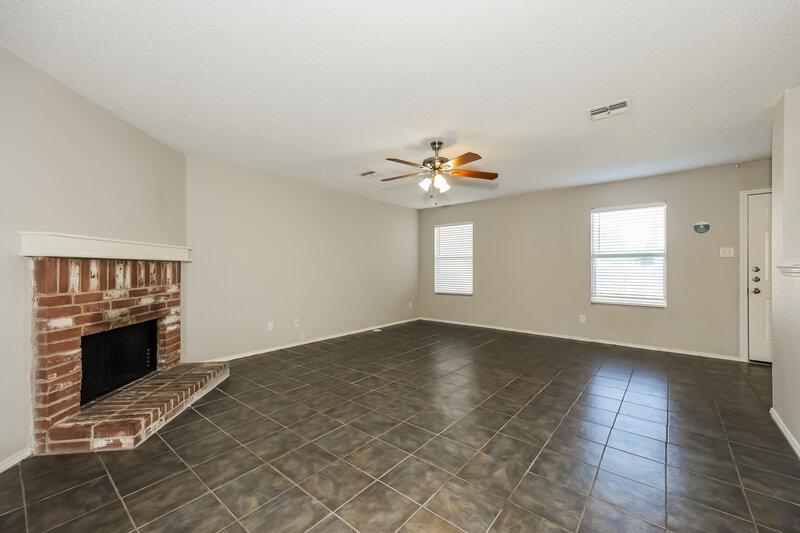 1,965/Mo, 2404 Faircrest Dr Rockwall, TX 75032 Living Room View