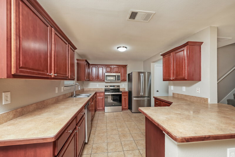 2,285/Mo, 1148 Tomahawk Dr Dallas, TX 75253 Kitchen View 2