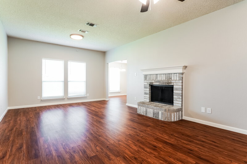 2,105/Mo, 4616 Wheatland Dr Fort Worth, TX 76179 Living Room View