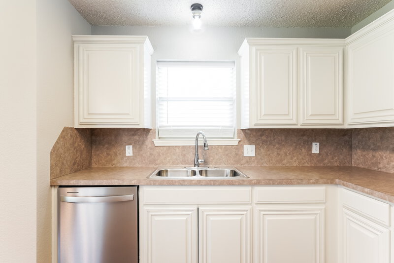 2,105/Mo, 4616 Wheatland Dr Fort Worth, TX 76179 Kitchen View