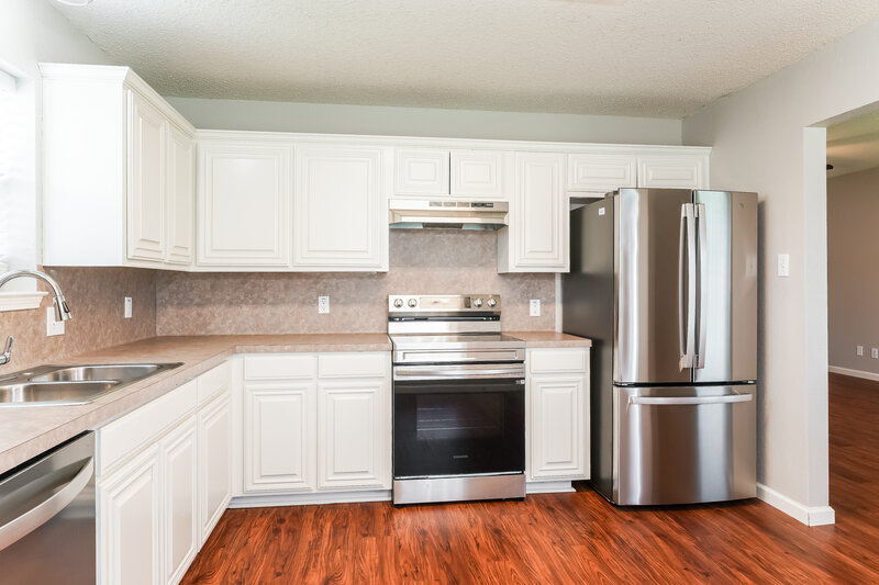 2,105/Mo, 4616 Wheatland Dr Fort Worth, TX 76179 Kitchen View 3