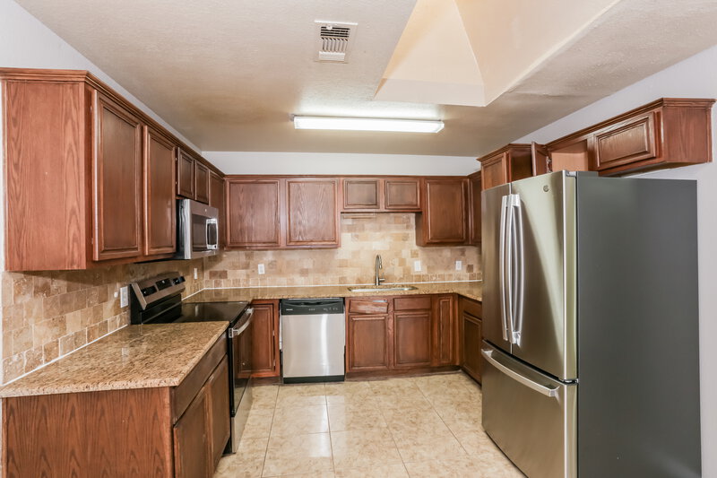 2,095/Mo, 736 W Colony Dr Arlington, TX 76001 Kitchen View