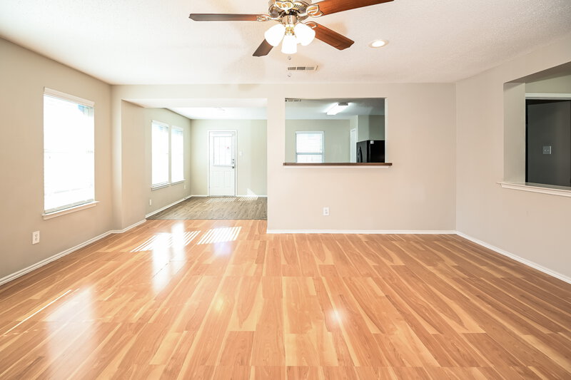 2,230/Mo, 204 Dartmouth Dr Forney, TX 75126 Living Room View 2