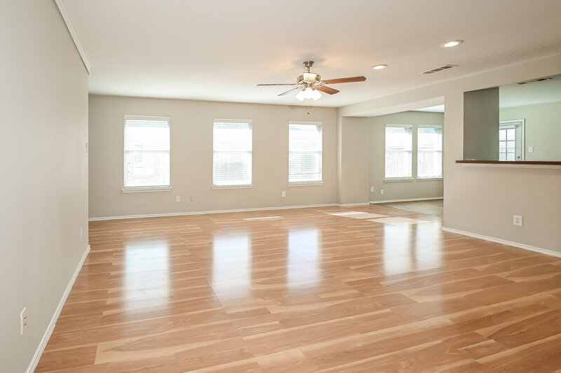 2,230/Mo, 204 Dartmouth Dr Forney, TX 75126 Living Room View 3