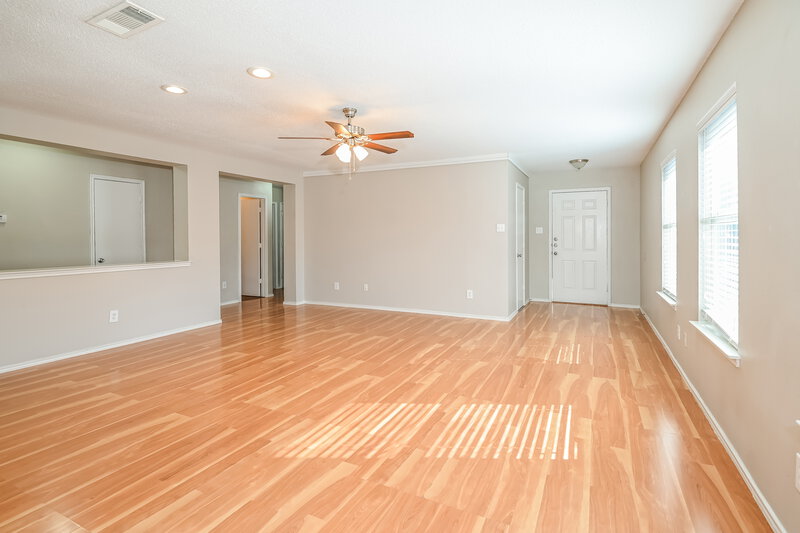 2,230/Mo, 204 Dartmouth Dr Forney, TX 75126 Living Room View 4