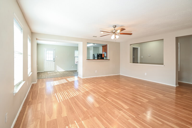2,230/Mo, 204 Dartmouth Dr Forney, TX 75126 Living Room View 5