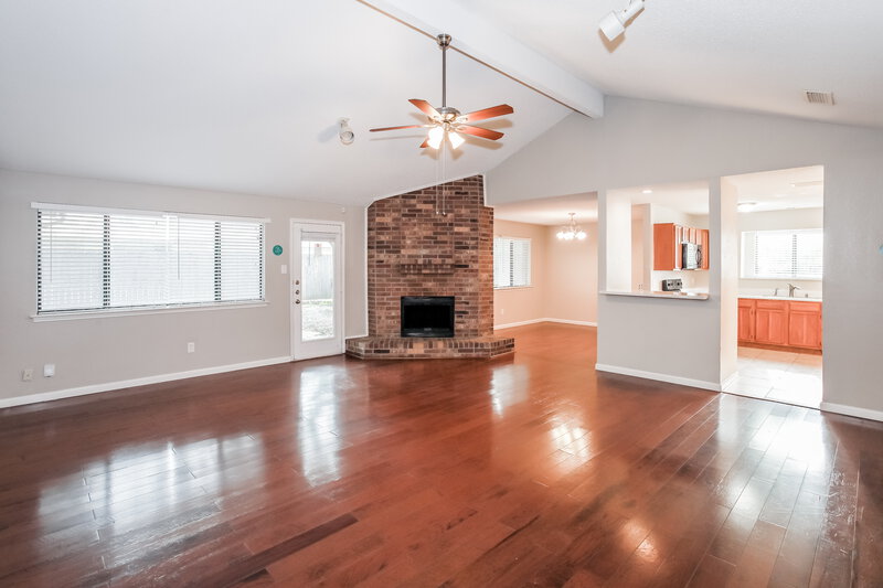 2,385/Mo, 2614 Berkshire Ln Grand Prairie, TX 75052 Living Room View 2