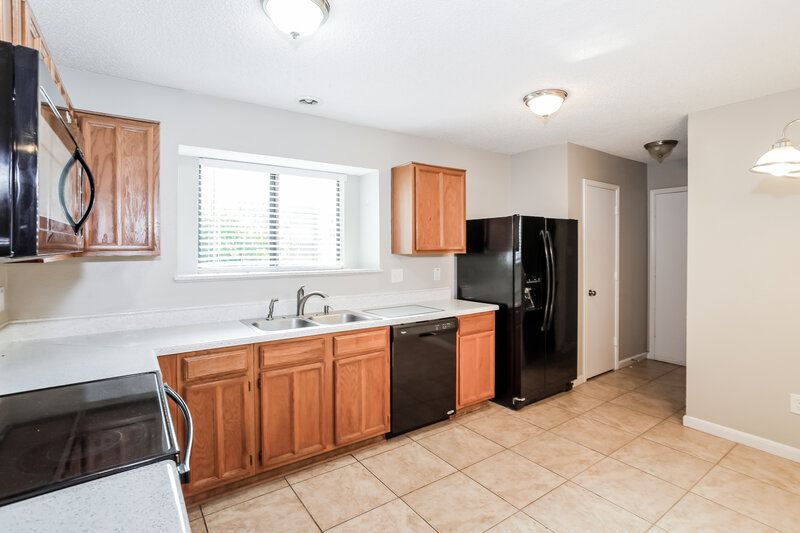 2,385/Mo, 2614 Berkshire Ln Grand Prairie, TX 75052 Kitchen View