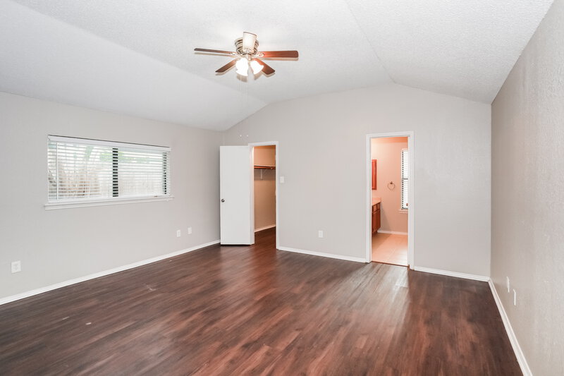 2,385/Mo, 2614 Berkshire Ln Grand Prairie, TX 75052 Main Bedroom View