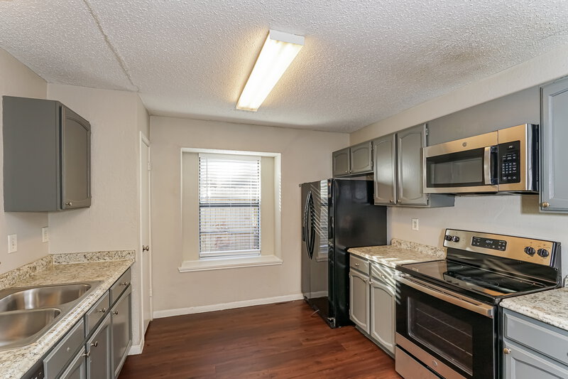 2,190/Mo, 416 Rifleman Trl Arlington, TX 76002 Kitchen View