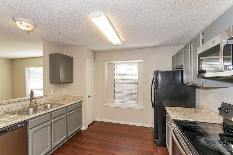 2,190/Mo, 416 Rifleman Trl Arlington, TX 76002 Kitchen View 2