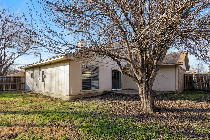 2,190/Mo, 416 Rifleman Trl Arlington, TX 76002 Rear View