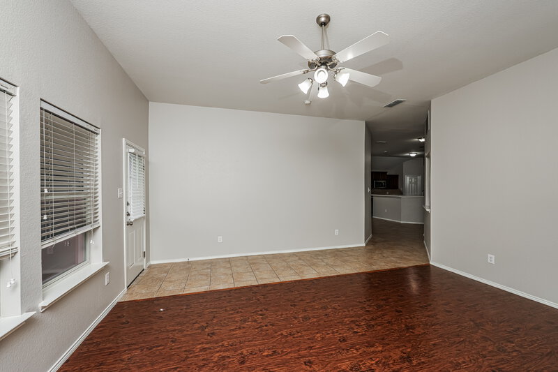 2,475/Mo, 900 Diann Cir Lancaster, TX 75146 Living Room View 2