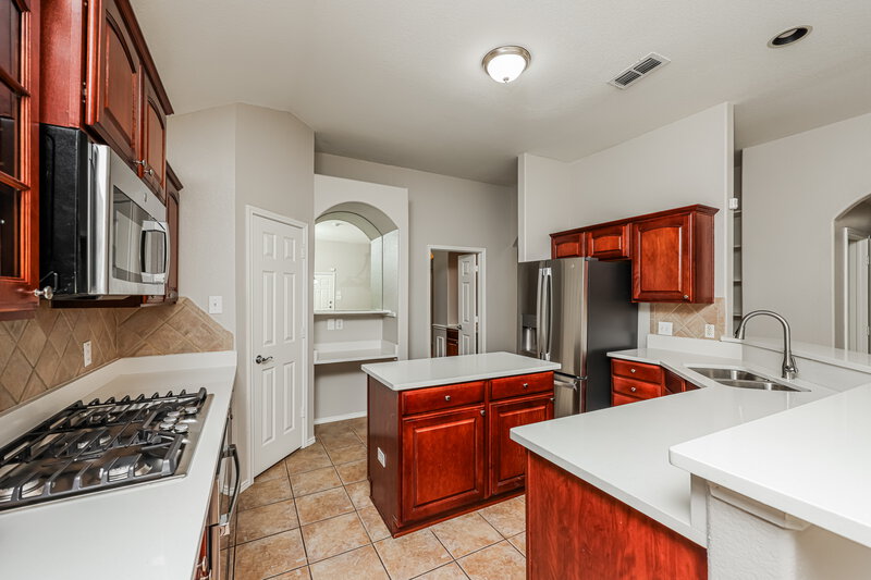 2,475/Mo, 900 Diann Cir Lancaster, TX 75146 Kitchen View