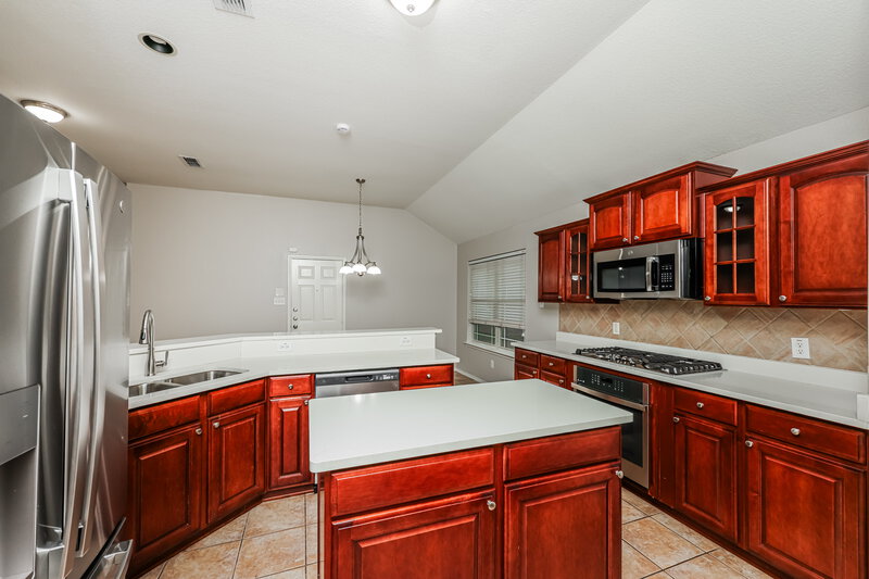 2,475/Mo, 900 Diann Cir Lancaster, TX 75146 Kitchen View 3