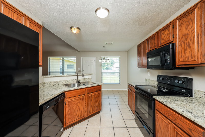 1,740/Mo, 2717 Bent Brook Dr Mesquite, TX 75181 Kitchen View 2