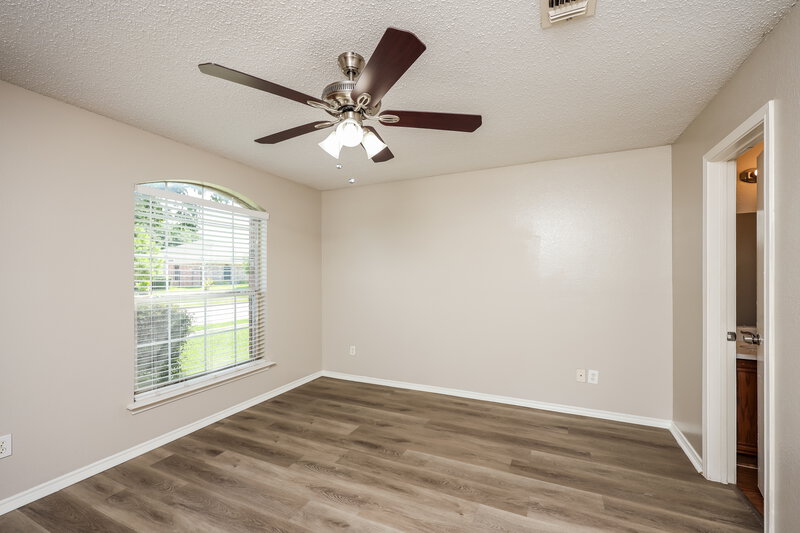 1,740/Mo, 2717 Bent Brook Dr Mesquite, TX 75181 Main Bedroom View